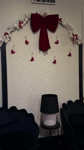 When the salon gets a Valentine’s Day glow up ❤️💋