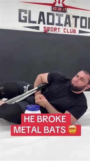 Baseball Bat Jiu-Jitsu: Fighter Breaks Metal Bats
