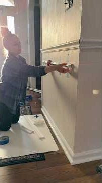 Hot Mess Dream House Entryway Renovation Part 5 | HOW TO EASILY ADD PICTURE FRAME WALL TRIM!