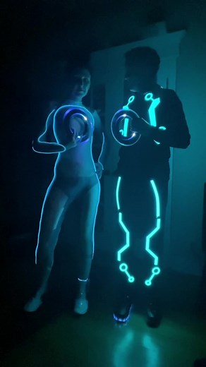 Stunning TRON Legacy Costumes Showcase: Originality and Light-Up Designs!