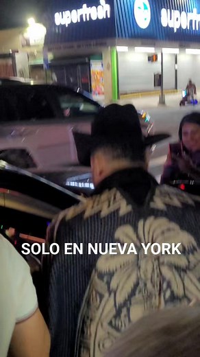 714K views · 10K reactions | SOLO EN NUEVA YORK LARRY HERNANDEZ ESCUCHA SU MUSICA EN EL TAXI Bailes En Estados Unidos | Bailes En Estados Unidos | Facebook