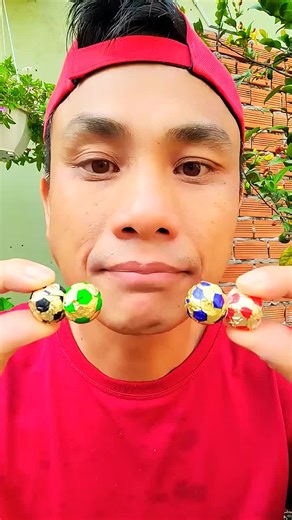 Satisfying ASMR Dubble Bubble Gum Experience