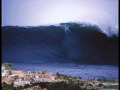 LE PLUS GROS TSUNAMI DU MONDE !! VAGUE DE 500 METRES !!!!!!