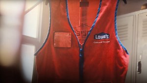 Lowe’s celebrates 300,000 Red Vest associates who always rise to the occasion