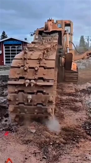 Understanding Excavator Machines and Their Operators