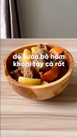 dẻ sườn bò hầm khoai tây cà rốt