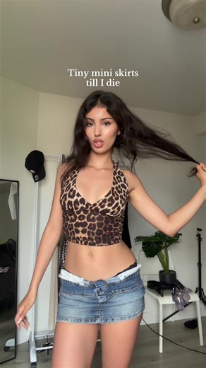 Stylish Mini Skirt Outfits for Summer