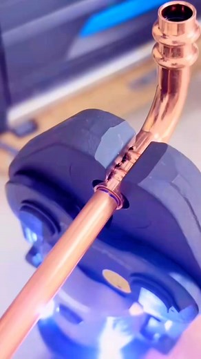 7.9K views | Comment fermer un tuyau de cuivre sans soudure ? #btp #fermer #tuyau #soudure #machine #astuces #france 泌 | Blog-turquoise67 | Facebook