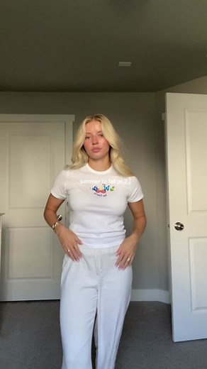 Blue Sweater Outfit Ideas for a Stylish Look