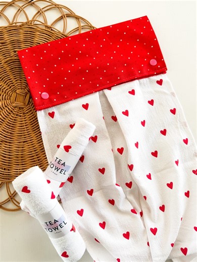 Need a quick gift - make the Smitty Tea Towel by The Quilted Cow 💗 #sewing #sewingproject #sewingforbeginners | Sew Millie Mae