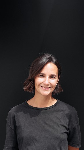 1.1M views · 19K reactions | CHIN BOB HAIRCUT A la altura de la mandíbula. Un corte dinámico y versátil de fácil peinado para lisos, ondulados o rizados. @marianadeugarte  @olialikhobitska #victordelvalle | Victor Del Valle | Facebook