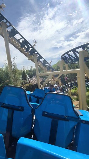 #lagoon #lagoonutah #2024 #rollercoster #utah #ride #thrill #amusementpark #cool #famous #viral #fypシ゚viral #crazyrollercoaster #bombora #bomboralagoon #fun @Lagoon Amusement Park