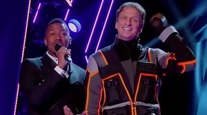 Tony Hawk removes his Elephant mask on 'The Masked Singer'