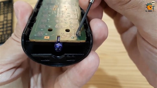 遥控器失灵损坏接触不良，简单几步教你如何修复！