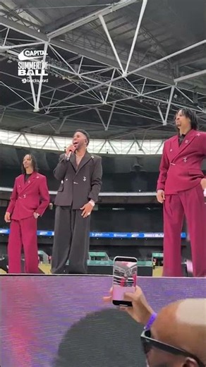 Jason Derulo THROWING his shoe mid-performance is SENDING ME 🤣 #JasonDerulo #CapitalSTB