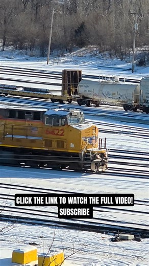 UNION PACIFIC 6422 LEADS A FREIGHT TRAIN OUT OF 18TH STREET YARD IN KANSAS CITY KS! #TRAIN #railway