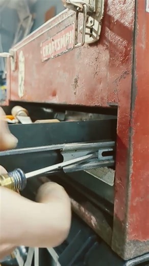 The quick and easy way to remove a drawer from an old Craftsman toolbox.