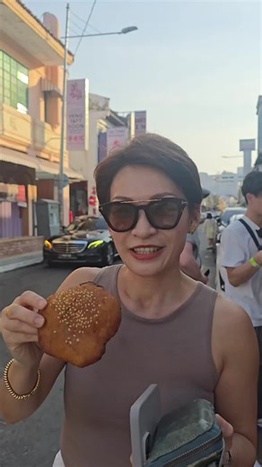 Nostalgic Cantonese Snacks from Cintra Street, Penang