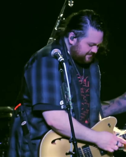 Rumble on Instagram: "Mammoth WVH – “The End” Live at WDHA This one hits on another level. “The End” live shows exactly who Wolfgang Van Halen is — not just carrying a legendary name, but building something powerful, honest, and personal on his own terms. Heavy riffs, massive energy, and that raw emotion you can’t fake. You can feel the legacy… but more importantly, you hear the future. A band that proves modern rock is very much alive. ⚡🖤 🎸 Credits: Artist: @mammothwvh @wolfvanhalen Song: “Th