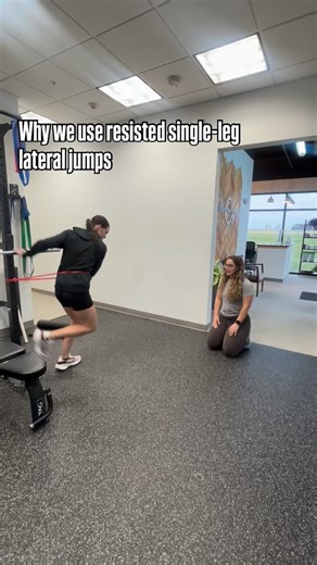Stronger hips = happier knees 🙌 Resisted single-leg lateral jumps challenge your stability, power, and landing control all at once — making them a great tool for runners and athletes. By adding band resistance, you force the hip and knee to work harder to stay aligned, reducing the risk of overuse injuries… and building the strength you need for confident, explosive movement. 👇 Want help improving your form or recovering from pain? Book with the DSM Spine Sport team today! #physicaltherapy #ch