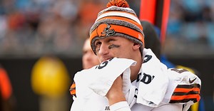 Report: Johnny Manziel threw water bottle at a fan after getting harassed