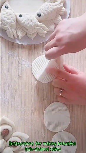 Instructions for making beautiful fish-shaped cakes