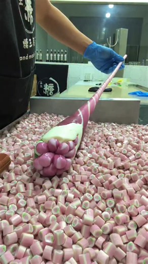 33K views · 683 reactions | #handcandymaking#reel | Candy Makin | Facebook