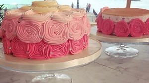 Celebrate with an ombré rose cake