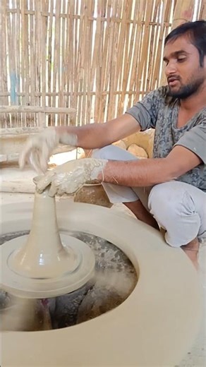 mati ka bartan bn raha hai #viral #ytshorts #viral #newyoutuber