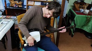 Die Shamisen-Gitarre — ein asiatisches Musikinstrument – SystMus