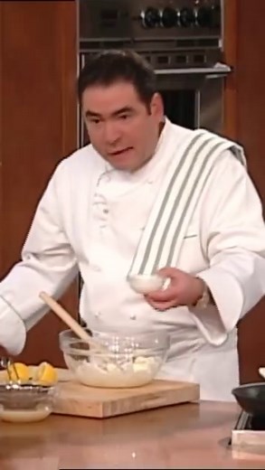 This Bacon Clam Dip is a nice Summer treat. Bring it to the pool or on the boat and make some folks happy. ☀️ 🚤 Get the full recipe at emerils.com | Emeril Lagasse