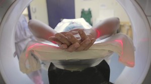 3.8K views · 95 reactions | Con este equipo brindamos al paciente menor tiempo de exposición a la radiación, el personal mantiene un monitoreo constante durante el examen y un resultado preciso. Como Gobierno del Presidente Nayib Bukele, trabajamos para salvaguardar la vida de los salvadoreños . | Instituto Salvadoreño del Seguro Social | Facebook