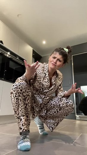 Dancing in pyjamas again, lockdown life 🤘🏼