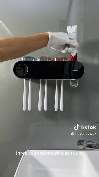 Disinfecting Toothbrush Holder for Optimal Oral Hygiene