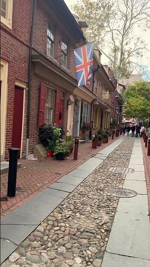 Walking America's Oldest Street - Elfreth's Alley Philadelphia