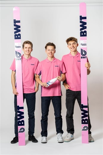 Ready to jump in PINK! 🩷All the best for the Four Hills Tournament 💪🏼Proud to fuel peak performance with BWT Best Water 💧 | BWT