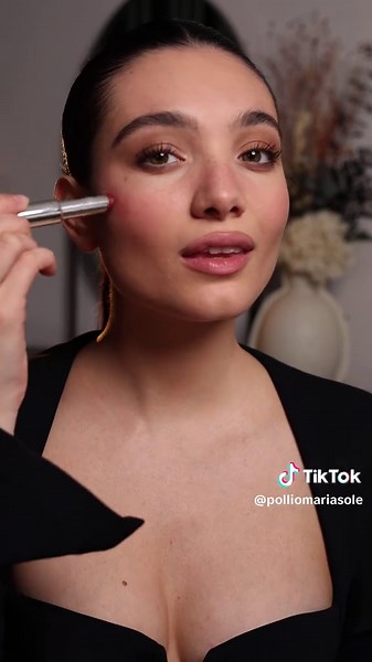 Rose Perfecto Shine Serum Lipstick Review