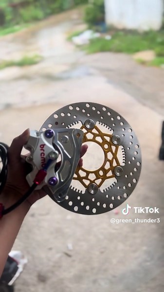 Complete Guide to Zoomer 220mm Price and Features