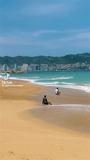 🌴☀️ Viaje a Acapulco ☀️🌴 Disfruta del sol, la playa y el mar en uno de los destinos más famosos de México. 📍 Acapulco 📅 09 y 10 de mayo de 2026 💰 $1,400 MXN por persona Ideal para relajarte y pasar un fin de semana increíble. 📲 Reserva tu lugar hoy, cupo limitado😘 | Team Travel