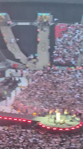 Dua Lipa and Jamiroquai Perform Virtual Insanity Live