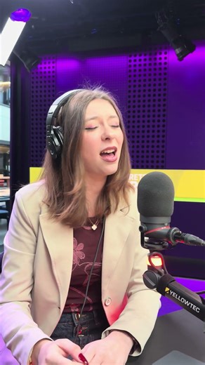 ZOYA ADAMS singing LIVE on RETE TRE#empowerment #newmusic #newsong #art #singer #dance #live #radio