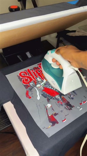 Custom #Slipknot Graphic Tee on a #Gildan brand Shirt! 🔥🔥🔥🏁🏁🎸🎧#Rockband #Graphictee