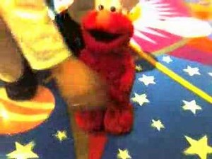 Tickle Me Elmo, TMX Elmo - Toys R Us NYC