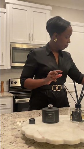 HOW TO USE THE REED DIFFUSER