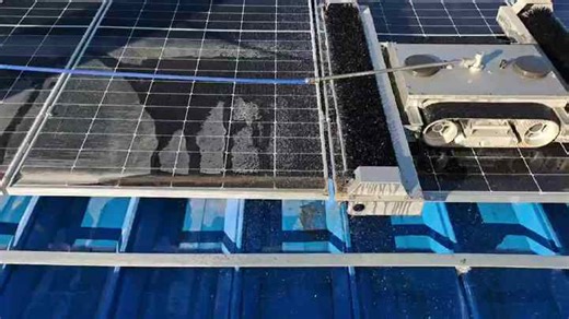 Tracked Solar Panel Cleaning Robot (Unattended Automatic Operation)