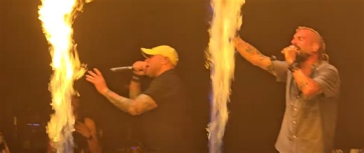Howard Jones Rejoined Killswitch Engage Onstage For "The Signal Fire" In Tampa, FL Tonight - Theprp.com