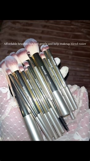 Gentle Makeup Brushes for Easy Blending
