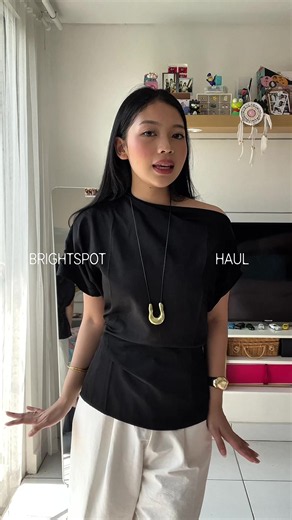 super gemess & lucukk semuaaa lovvv brand lokal 🤏🏻🤏🏻🤏🏻 ps: sori bet nyeker 🙏🏻 brand deets: @Shop at Velvet @GOENA @Orgeo @AUCTUS @mao.basic (instagram) #brightspothaul #brightspot #shoppinghaul #unboxing
