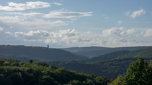 Allemagne : des signes de réveil observés dans un ancien volcan de l'Eifel, près de la Belgique - RTBF Actus