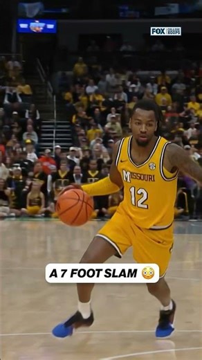 He came out of NOWHERE 💪 #basketball #missouri #cbb #tigers #dunk